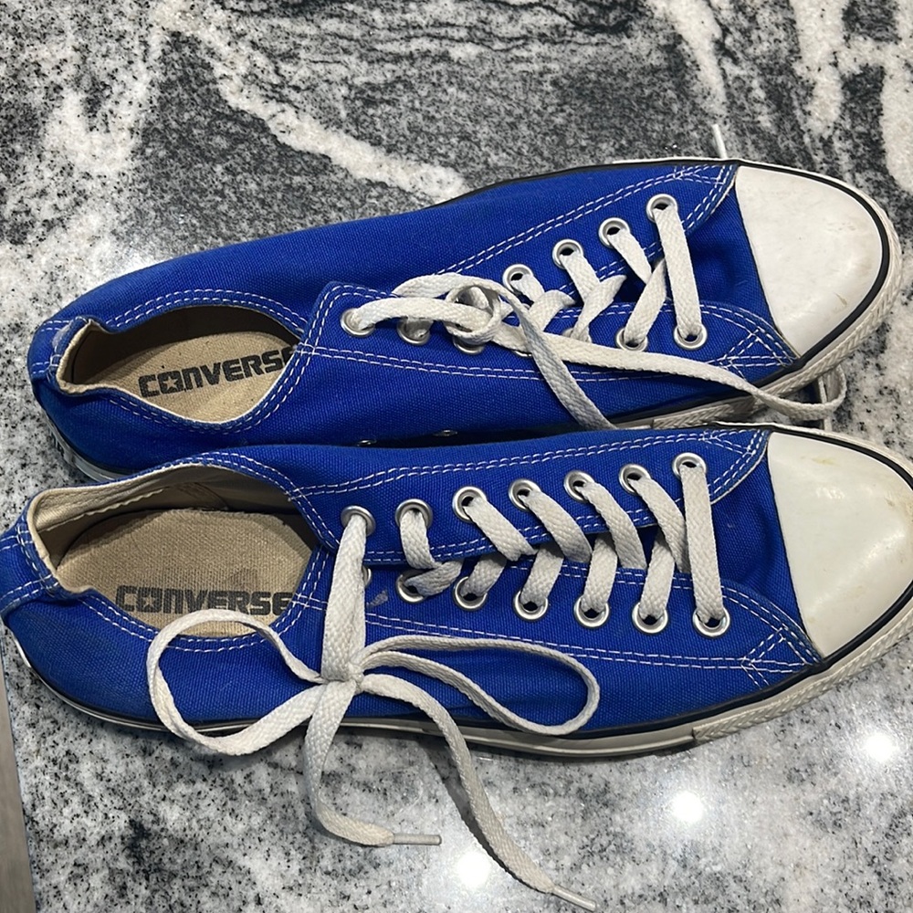 Check Taylor converse mens 9 women’s 11. Used but in great shape